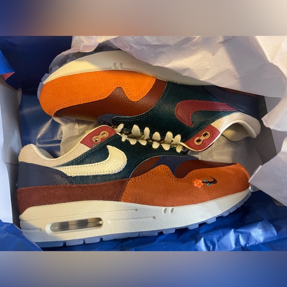 Size 7M/8.5W - Nike Air Max 1 SP x Kasina Won-Ang - Orange 2022 - Picture 4 of 5